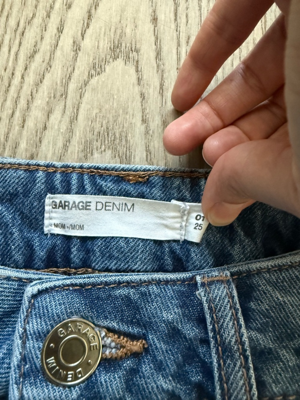 Garage Mom High Rise Distressed Cuffed Denim Shorts - Blue in size 01/25 - Picture 2 of 5